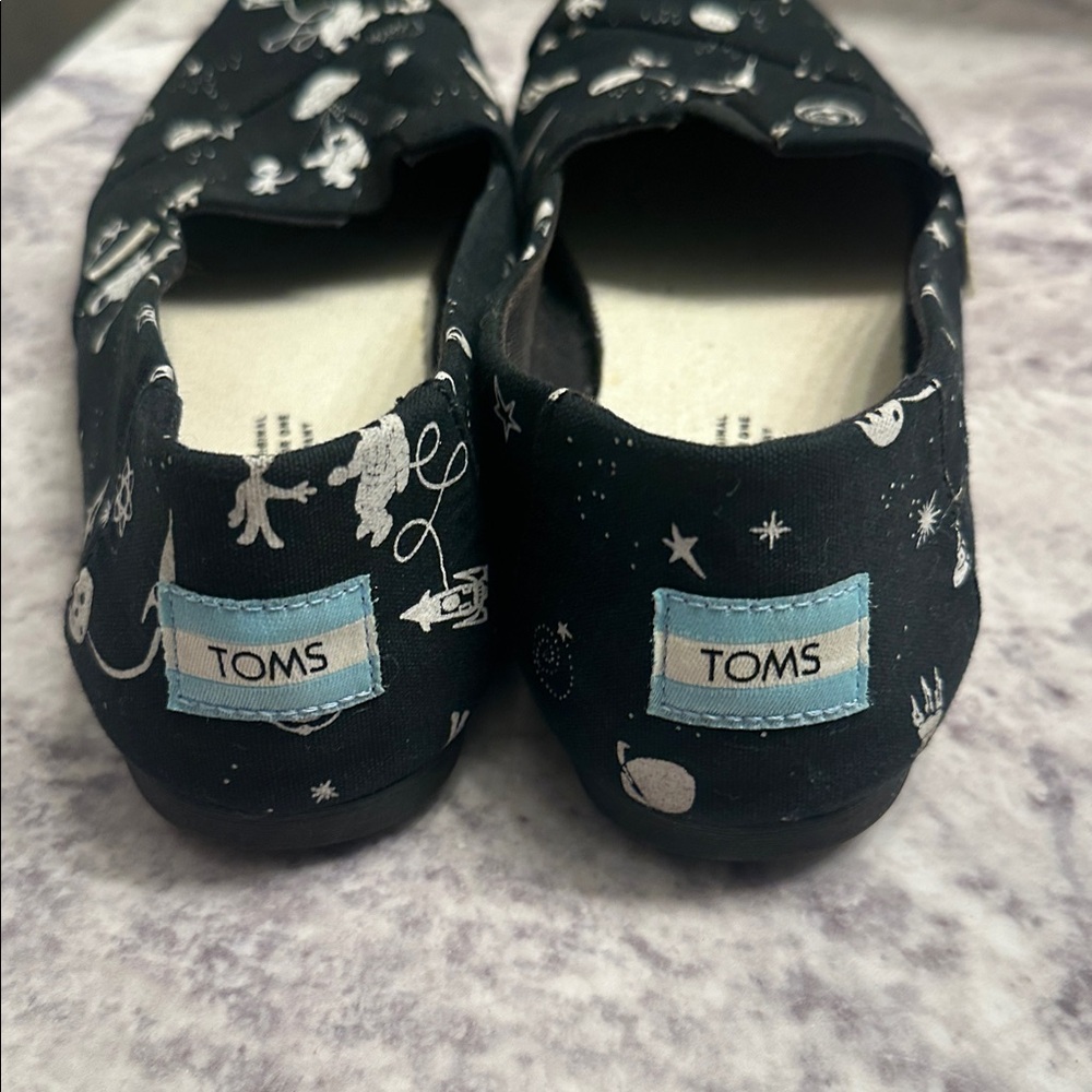 TOMS Black Cosmic Space Edition Moccasins size 7.5 - Picture 2 of 4